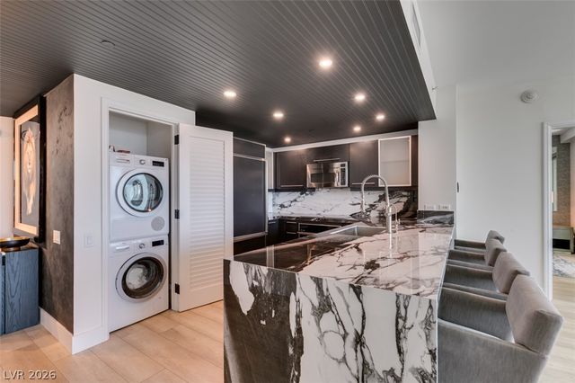 322 Karen Avenue 3902, Las Vegas, NV 89109