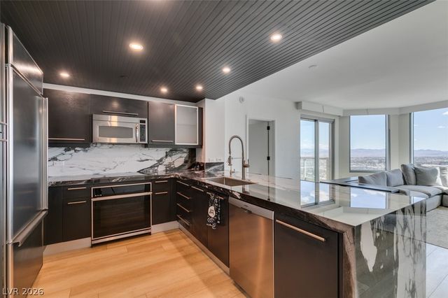 322 Karen Avenue 3902, Las Vegas, NV 89109