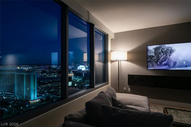 322 Karen Avenue 3902, Las Vegas, NV 89109