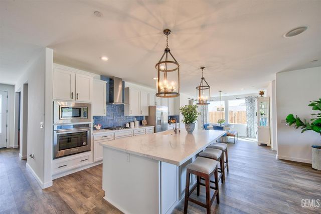 11001 Quentari Avenue, Bakersfield, CA 93311