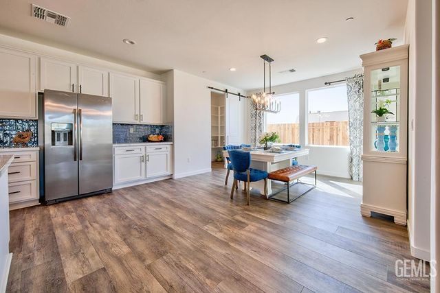 11001 Quentari Avenue, Bakersfield, CA 93311