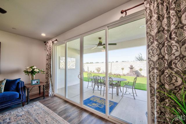 11001 Quentari Avenue, Bakersfield, CA 93311