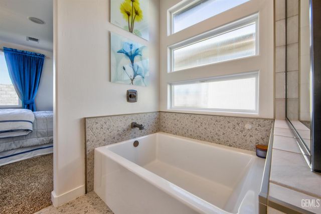 11001 Quentari Avenue, Bakersfield, CA 93311