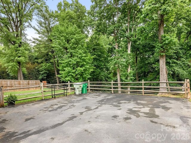6115 Rosecrest Drive, Charlotte, NC 28210