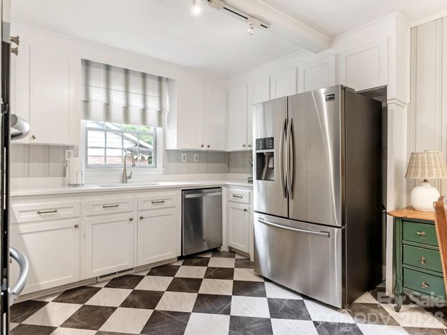 6115 Rosecrest Drive, Charlotte, NC 28210