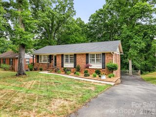 6115 Rosecrest Drive, Charlotte, NC 28210
