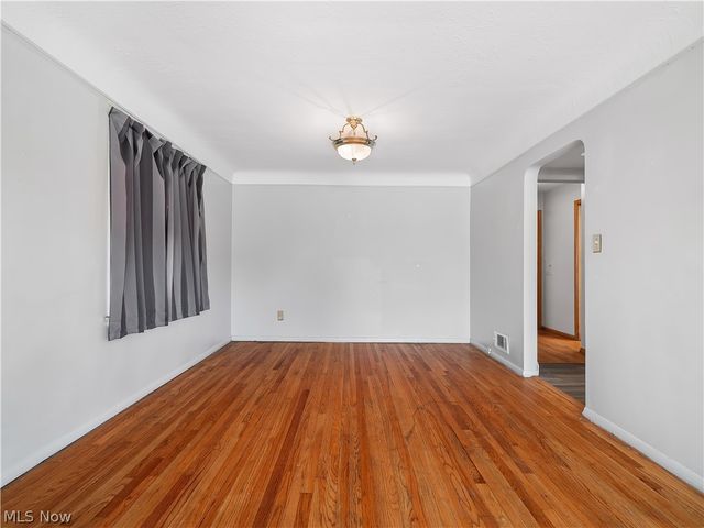 5991 Ridge Road, Parma, OH 44129