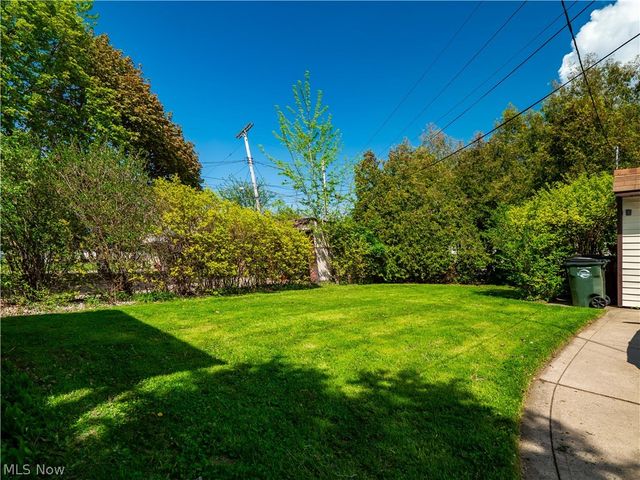 5991 Ridge Road, Parma, OH 44129
