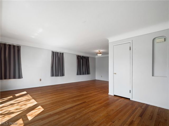5991 Ridge Road, Parma, OH 44129