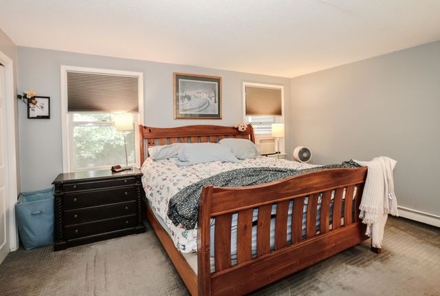 33 Blossom Lane, Merrimack, NH 03054