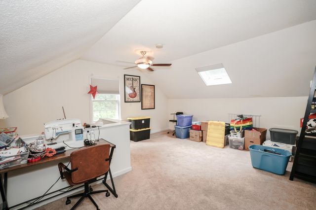 33 Blossom Lane, Merrimack, NH 03054