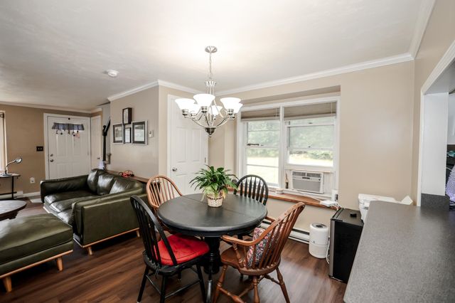 33 Blossom Lane, Merrimack, NH 03054