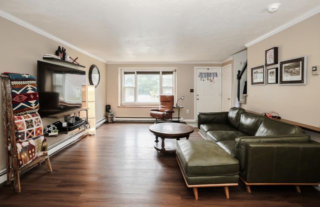33 Blossom Lane, Merrimack, NH 03054