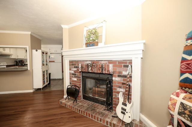 33 Blossom Lane, Merrimack, NH 03054