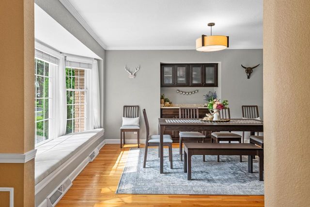 12556 N La Belle COURT, Mequon, WI 53092