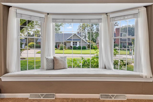 12556 N La Belle COURT, Mequon, WI 53092