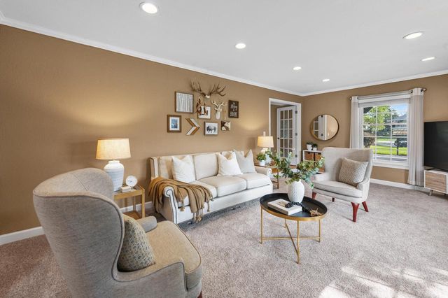 12556 N La Belle COURT, Mequon, WI 53092