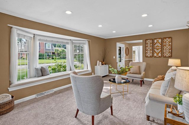 12556 N La Belle COURT, Mequon, WI 53092