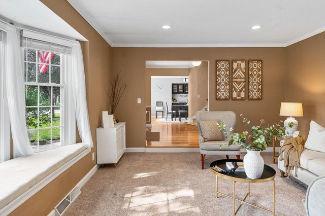 12556 N La Belle COURT, Mequon, WI 53092
