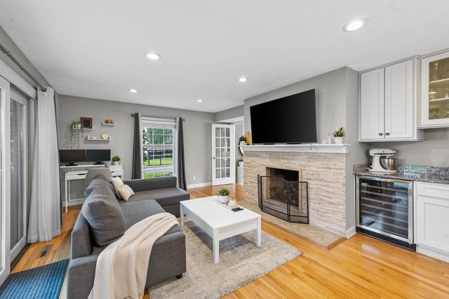 12556 N La Belle COURT, Mequon, WI 53092