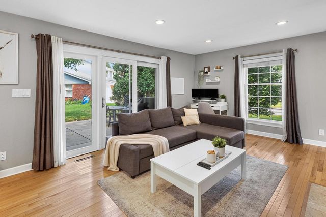 12556 N La Belle COURT, Mequon, WI 53092