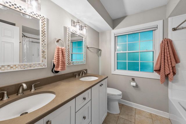 12556 N La Belle COURT, Mequon, WI 53092
