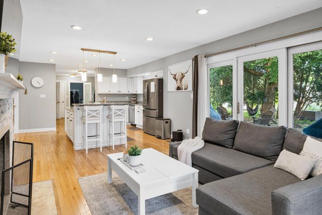 12556 N La Belle COURT, Mequon, WI 53092