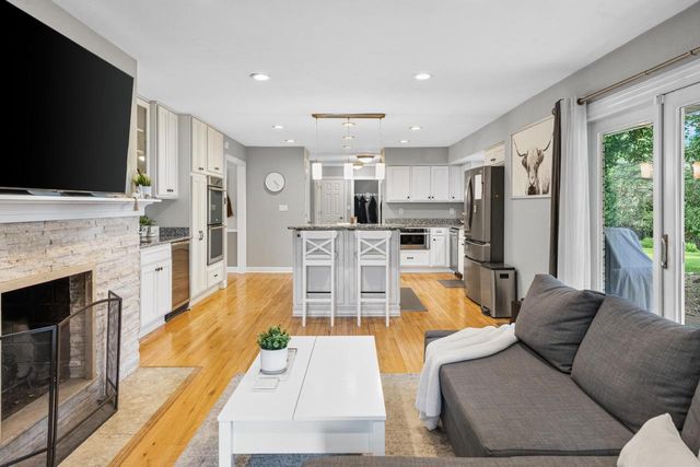 12556 N La Belle COURT, Mequon, WI 53092