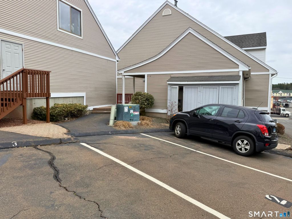 1690 Dixwell Avenue B3, Hamden, CT 06514