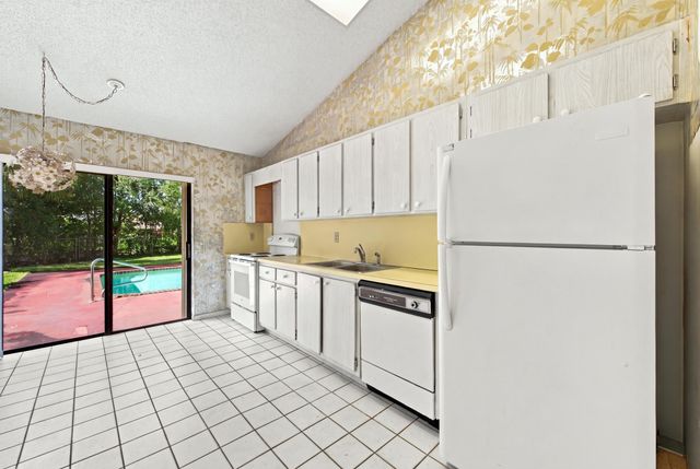 8350 NW 51ST Street, Lauderhill, FL 33351