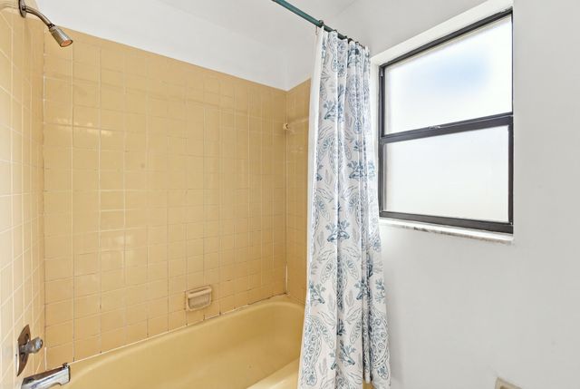 8350 NW 51ST Street, Lauderhill, FL 33351