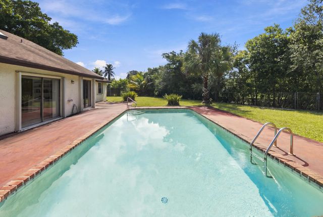 8350 NW 51ST Street, Lauderhill, FL 33351