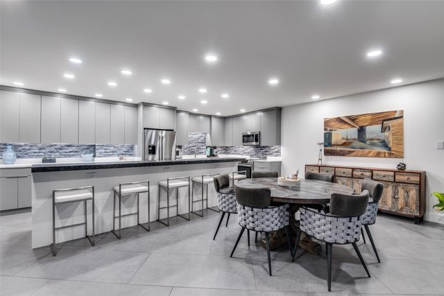 6211 W Northwest Highway 601, Dallas, TX 75225
