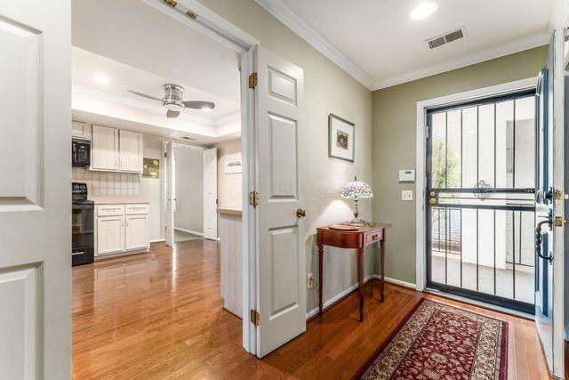 82 Bishop Square, Columbus, OH 43209