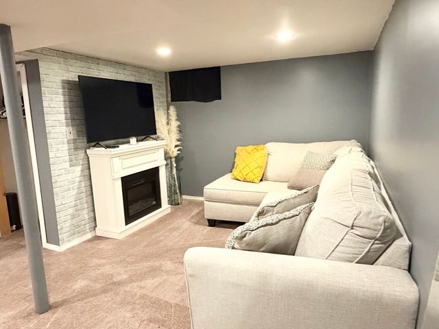 54 Walnut Road, Tewksbury, MA 01876