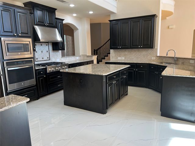 1114 Backbay Drive, Irving, TX 75063