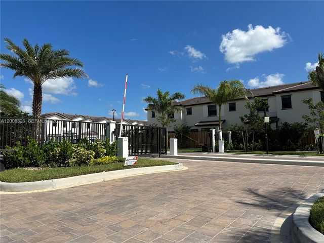 261 SW 159th Way ., Pembroke Pines, FL 33027