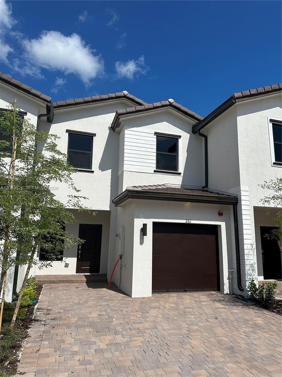 261 SW 159th Way ., Pembroke Pines, FL 33027