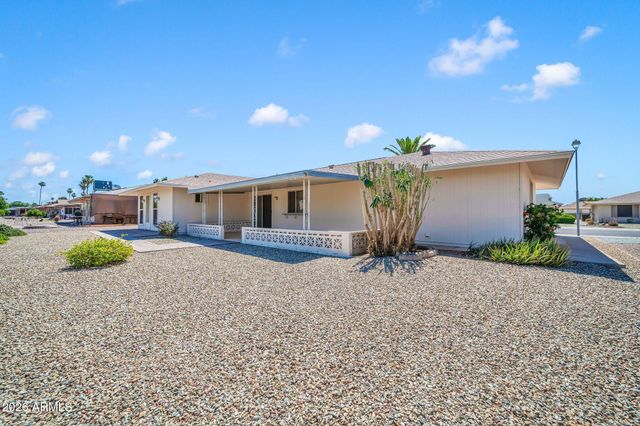 10802 W HUTTON Drive, Sun City, AZ 85351