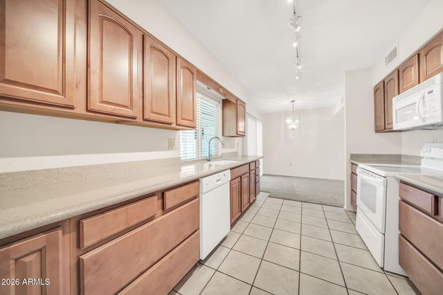 10802 W HUTTON Drive, Sun City, AZ 85351