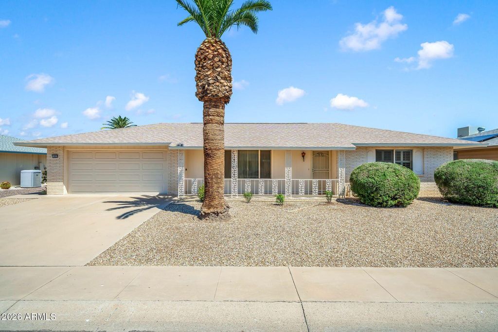 10802 W HUTTON Drive, Sun City, AZ 85351