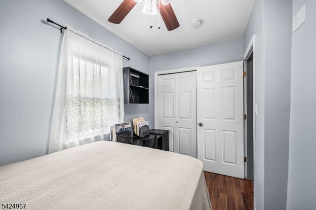 42 Lake St, East Orange City, NJ 07017