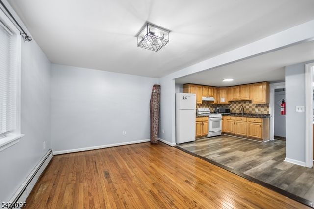 42 Lake St, East Orange City, NJ 07017