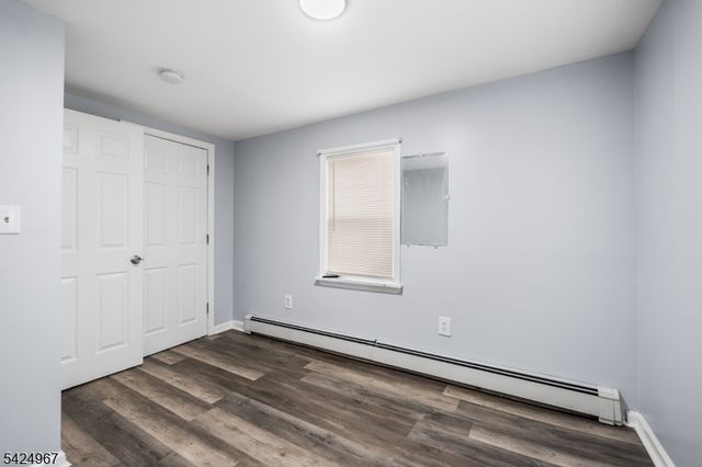 42 Lake St, East Orange City, NJ 07017