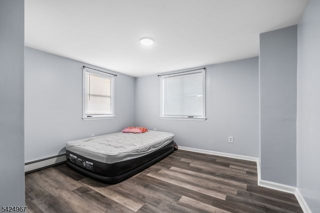 42 Lake St, East Orange City, NJ 07017