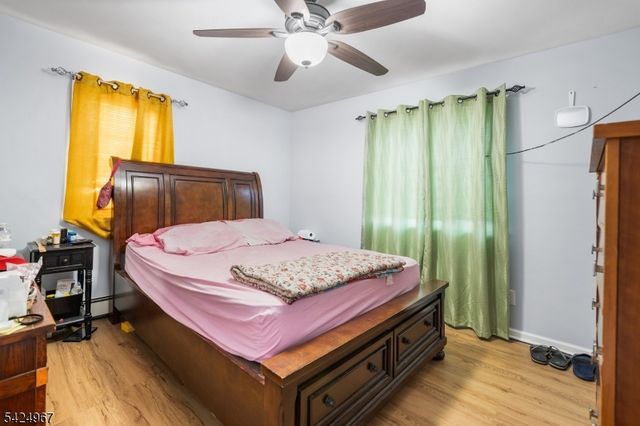 42 Lake St, East Orange City, NJ 07017