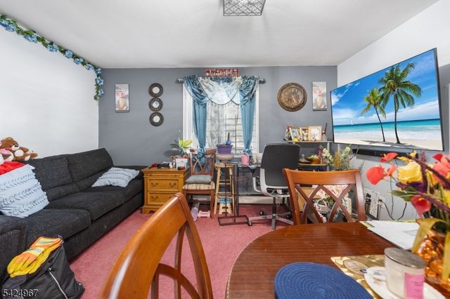 42 Lake St, East Orange City, NJ 07017