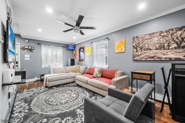 42 Lake St, East Orange City, NJ 07017
