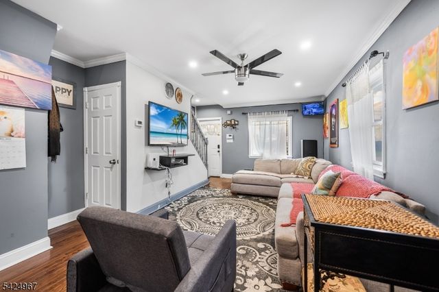 42 Lake St, East Orange City, NJ 07017