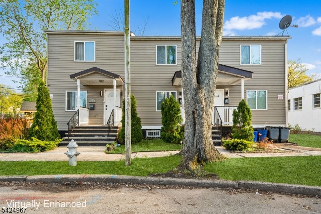 42 Lake St, East Orange City, NJ 07017
